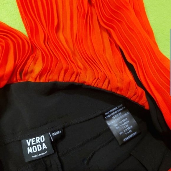 Vera Moda Black & Orange Romper - Picture 3 of 5